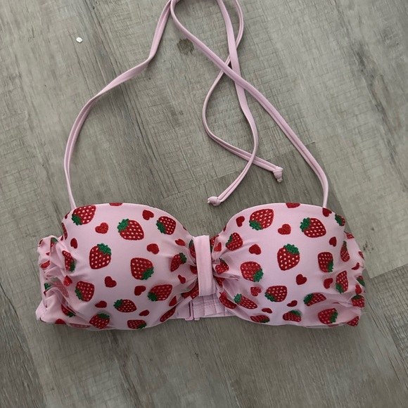 Hot topic swimsuit top size medium strawberry print new without tags - Picture 2 of 4